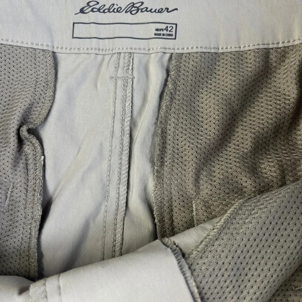 Eddie Bauer Mens Outdoor Cargo Shorts Gray EM41SH319 Size 42 Nylon Spandex‎